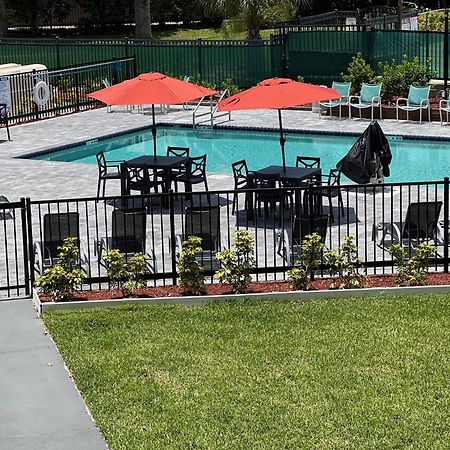 Clarion Inn Orlando International Drive - Icon Park Williamsburg Bagian luar foto