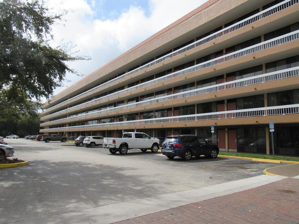 Clarion Inn Orlando International Drive - Icon Park Williamsburg Bagian luar foto