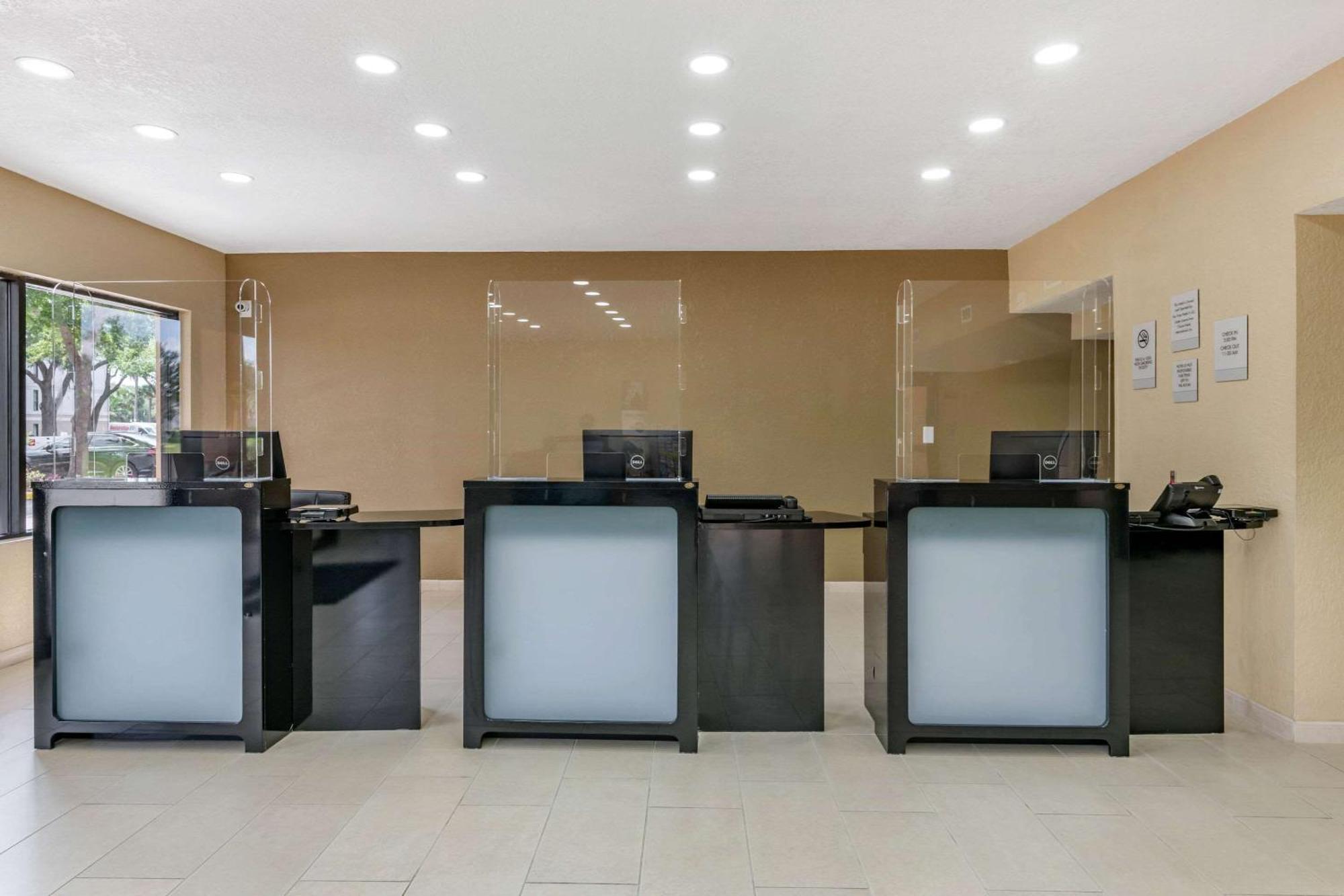Clarion Inn Orlando International Drive - Icon Park Williamsburg Bagian luar foto