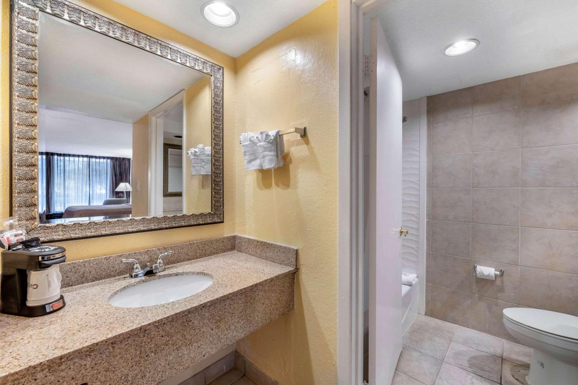 Clarion Inn Orlando International Drive - Icon Park Williamsburg Bagian luar foto